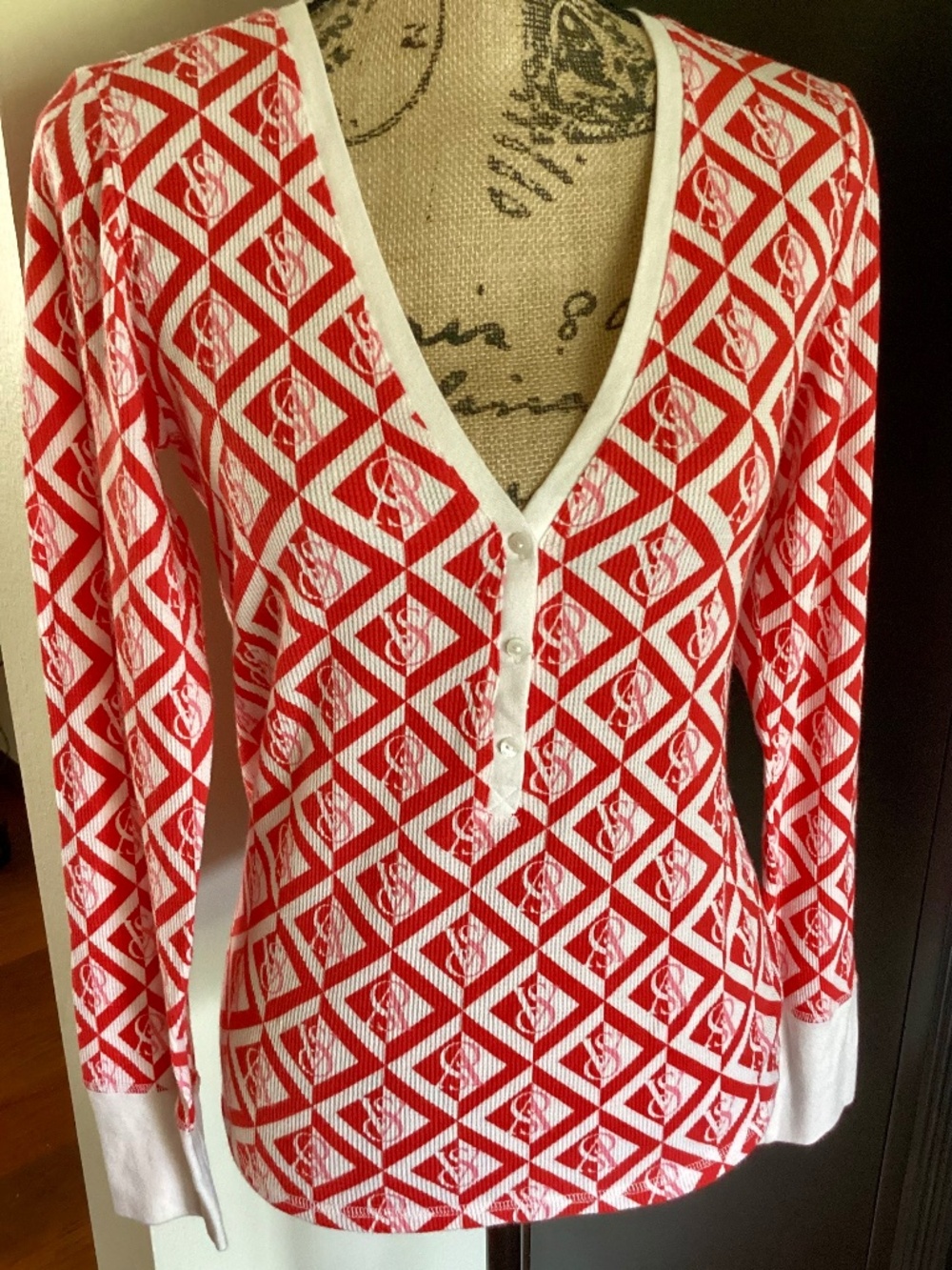 NWT Victoria Secret Sleepwear Henley Style Long Sleeve Red/Pink/White Top Sz M